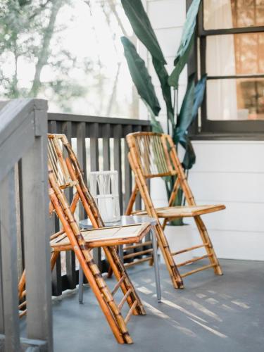 Central Location, Pet Friendly Fenced Backyard! in Charleston, USA