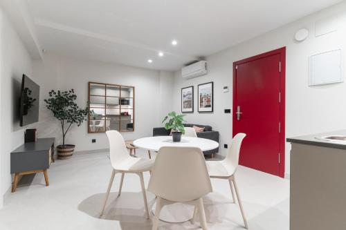 Spacious and Renovated-2Bedrooms 1Bath-Delicias