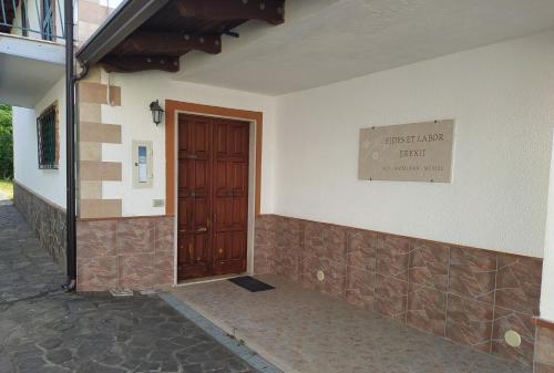Вхід, Villa Pian delle Vigne in San Mauro La Bruca