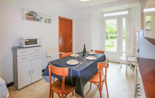 virtuve, 2 Bedroom Stunning Home In Burzet in Burzet