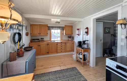 kuhinja, 3 Bedroom Lovely Home In Sjusjøen in Sjusjoen