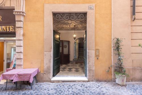 Entrance, The Couper Umilta in Trevi