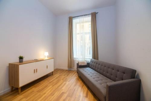 Elegant 2-Bedroom Retreat Near Old Town, Riga (foto 7)