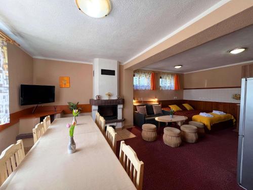 บริการและสิ่งอำนวยความสะดวก, Jurika Liptov in โบโบรเวซ