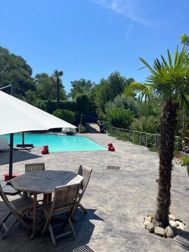 Swimming pool, Lbkn in Rangueil