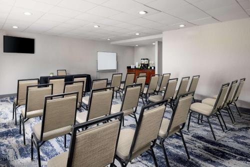 Hampton Inn Long Island/Islandia - image 6