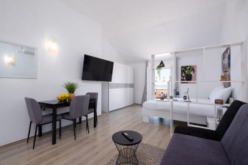 Sweet paradise Mlini with beautiful view in มาลินิ