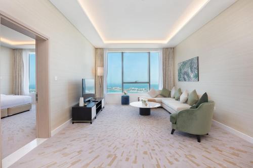 Palm Tower Luxury 1BR Sea View Suites with 5 Star Hotel Amenities, Dubai (foto 2)