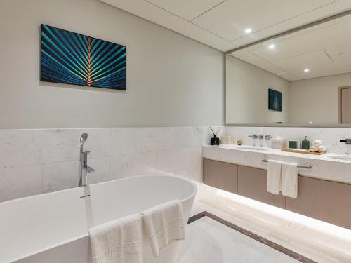Palm Tower Luxury 1BR Sea View Suites with 5 Star Hotel Amenities, Dubai (foto 6)
