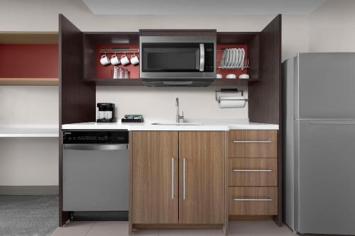 Home2 Suites by Hilton Falls Church - image 7