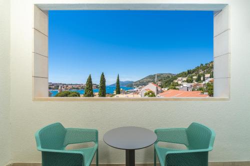 Berkeley Hotel & Day Spa - image 9