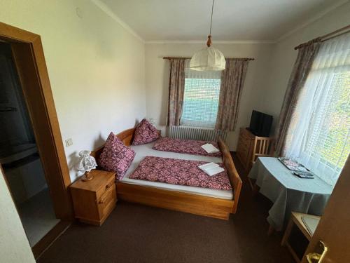 1 queen bed