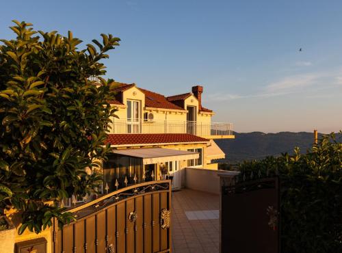 Viesnīcas āriene, Villa Source with Private Pool in Pridvorje