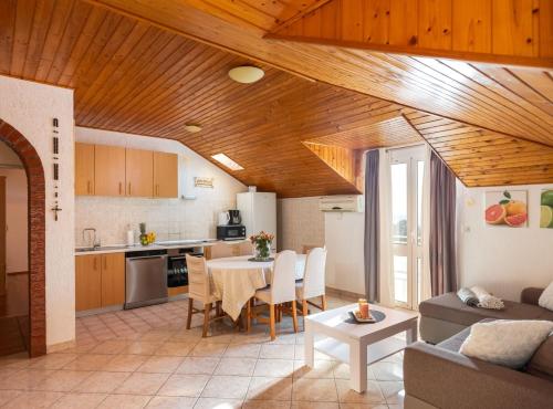 Iekārtas, Villa Source with Private Pool in Pridvorje