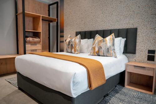 Deluxe Double Room image 6