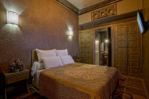 Deluxe Family Room image 5
