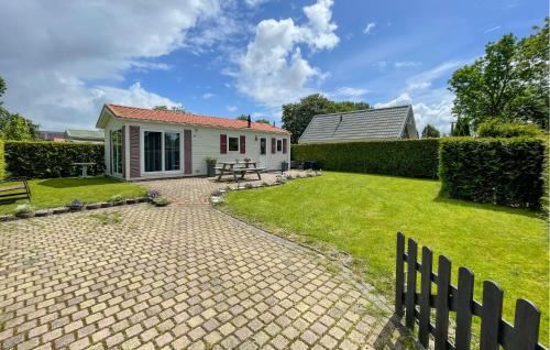 . Stunning Home In Tzummarum With Kitchen