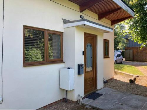 CV225AA 1 Bedroom-Near Rugby School-Ground Floor-WiFi-Self Check In in โอเวอร์สเลด