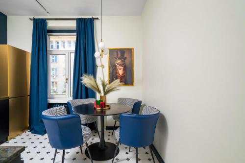 Royal Retreat - Your central designer spot by Flat Mаnager, Sofia
