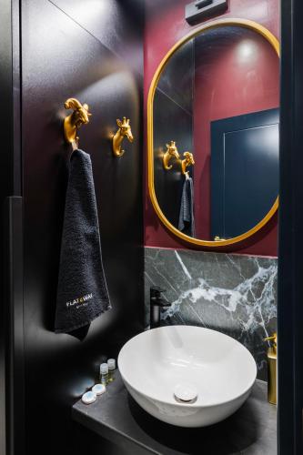 Royal Retreat - Your central designer spot by Flat Mаnager, Sofia (Foto 10)