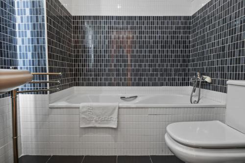 Three-Bedroom Apartment image 3
