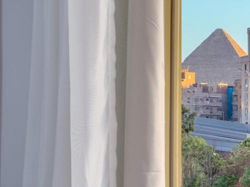 Royal Crown Hotel Giza Pyramids View - image 12