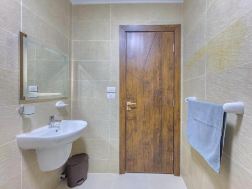 Royal Crown Hotel Giza Pyramids View - image 2