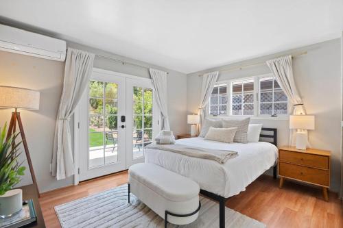 Restful Retreat on Robbins by Cardo in San Diego, USA