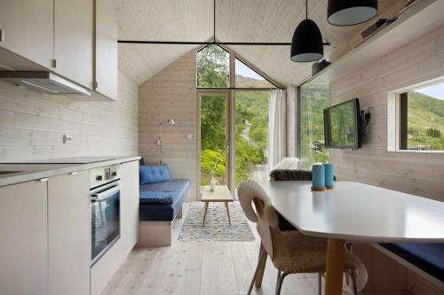 Tiny Mountain Cabin II in Stranda