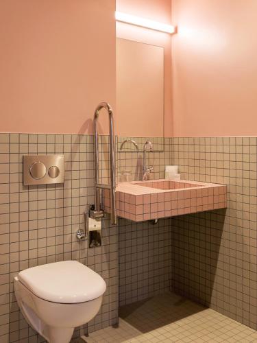 Superior Double Room image 8