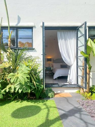 The Little Limes - Ensuite Double Room Own Entrance in Art Deco House chambre d'hôte Chestfield