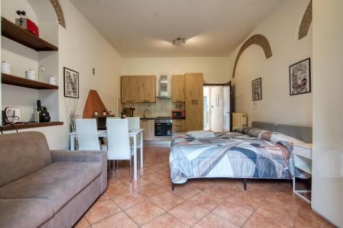 DiegHouse - Monolocale con cortile in corte lombarda vicino al Centro, Monza (photo 5)