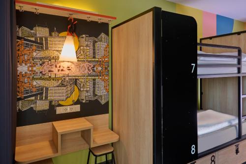 room detail thumbnail 1