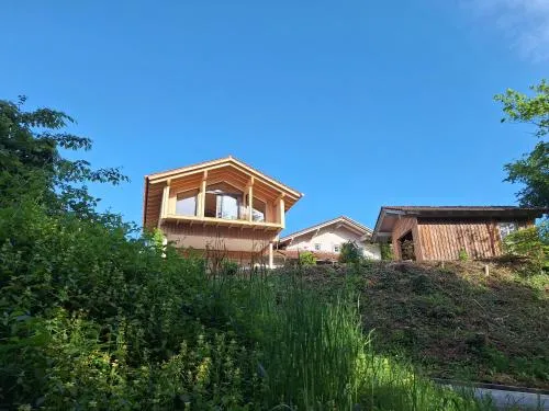 ÜbermAlztal Chalet Alzblick Ferienwohnung in Altenmarkt an der Alz, Deutschland