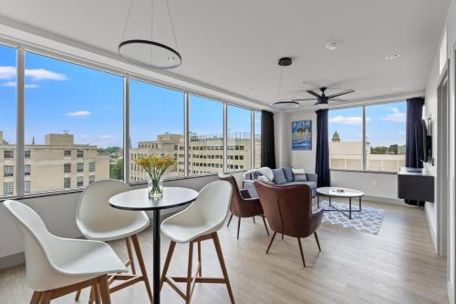 175 LEX - Walkable Downtown Lexington & Rupp Arena - Full Condos in Lexington (KY)