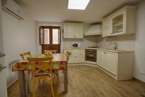 Konyha, Erice Lovely Apt with Terrace and Stunning View in Erice