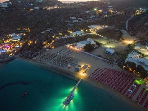 70 Steps Super Paradise Mykonos 4