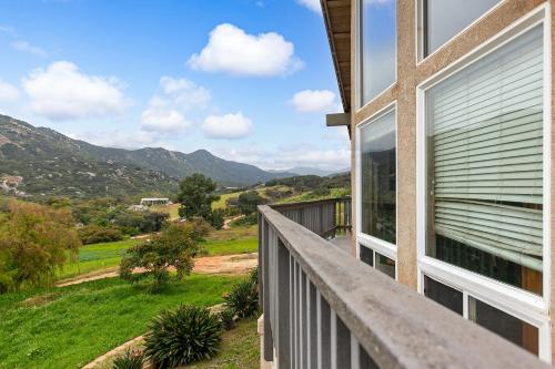 Peaceful Ranch Retreat Central AC Pool Fire Pit in Jamul, USA