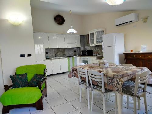 virtuve, Holiday House Casablanca in Savoca