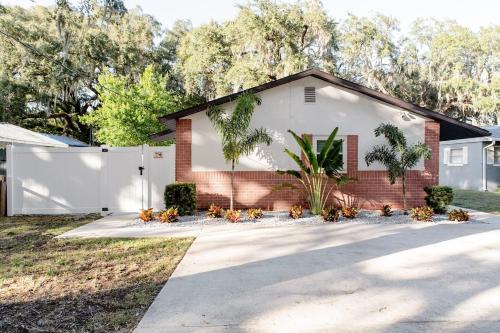 Walk Everywhere! 1-bedroom Gem In Downtown Hub in New Port Richey, USA