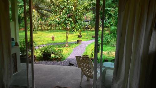 Kilátás, Aathid Garden Khao Lak near Hin Lad Vízesés