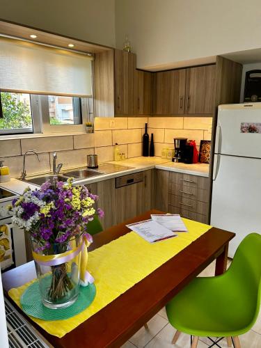 Flower House in Koropi-near airport - Location saisonnière - Koropíon