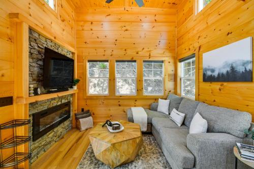 Lake James Cottage Boat Slip and Smokeless Fire Pit in Nebo, USA