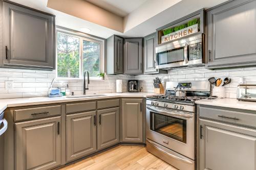 Huntsville Retreat about 4 Mi to Reservoir! in Huntsville (UT)