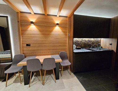 บริการและสิ่งอำนวยความสะดวก, Woodside apartments Kopaonik with garage in โคเปานิก