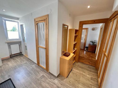 ทางเข้า, Apartmán U Jiroutů (Apartman U Jiroutu) in โรคิตนิซ วี ออร์ลิซคิช ฮอราค