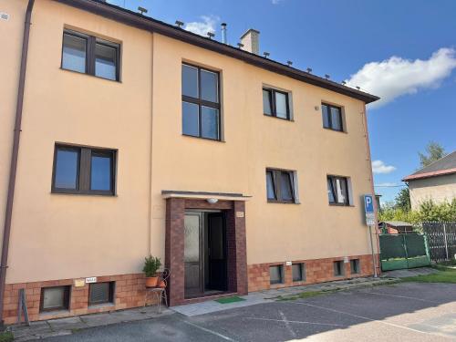 ทัศนียภาพภายนอกโรงแรม, Apartmán U Jiroutů (Apartman U Jiroutu) in โรคิตนิซ วี ออร์ลิซคิช ฮอราค