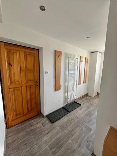 ทางเข้า, Apartmán U Jiroutů (Apartman U Jiroutu) in โรคิตนิซ วี ออร์ลิซคิช ฮอราค