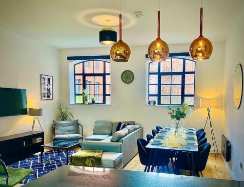 Twilight House -Wyndale Living- B