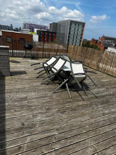 Penthouse - Liverpool City Centre - NHS STAYS - Liverpool Royal Hospital, Liverpool (photo 9)